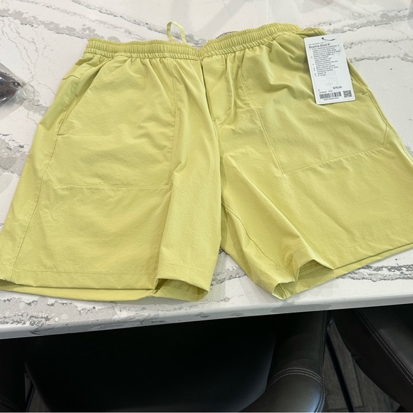 Lululemon 8” bowline shorts NWT